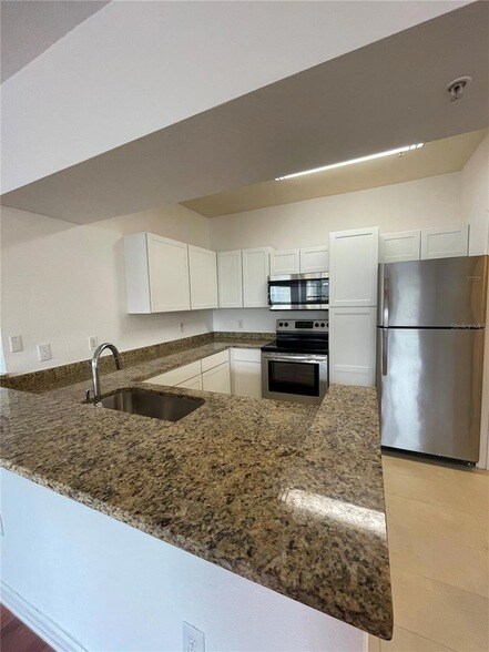 Building Photo - 5125 Palm Springs Blvd