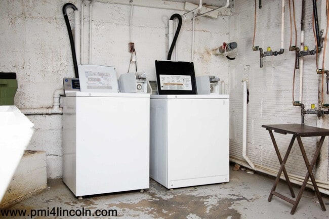 Building Photo - 1630 H St