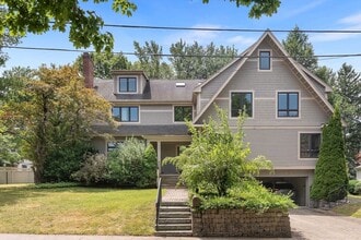 Building Photo - 103 Levbert Rd