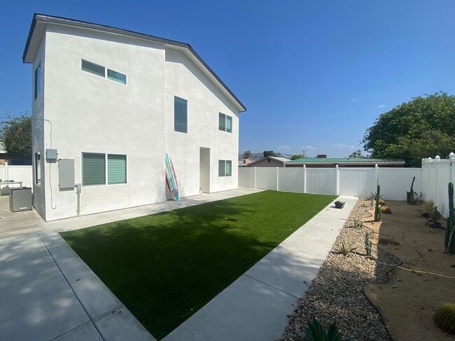 Primary Photo - 4BD/2BA with great Yard! (Lease out, pendi...