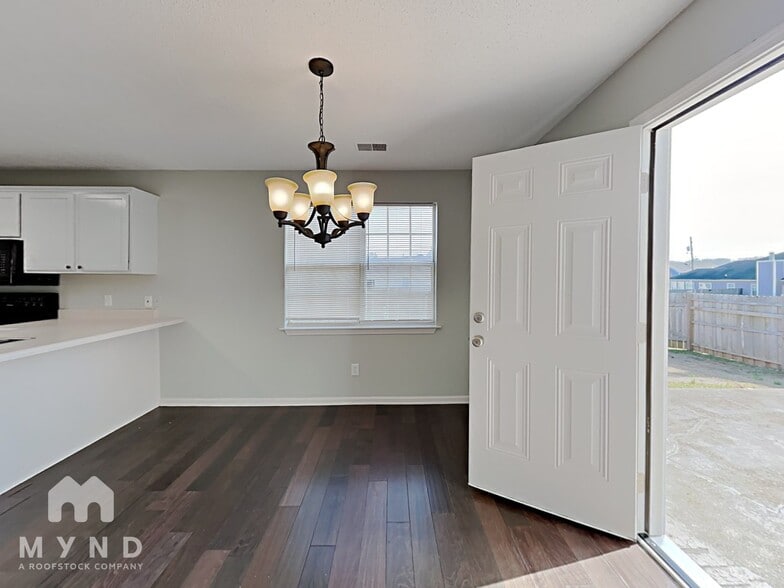 Building Photo - 2025 Plantation Pkwy