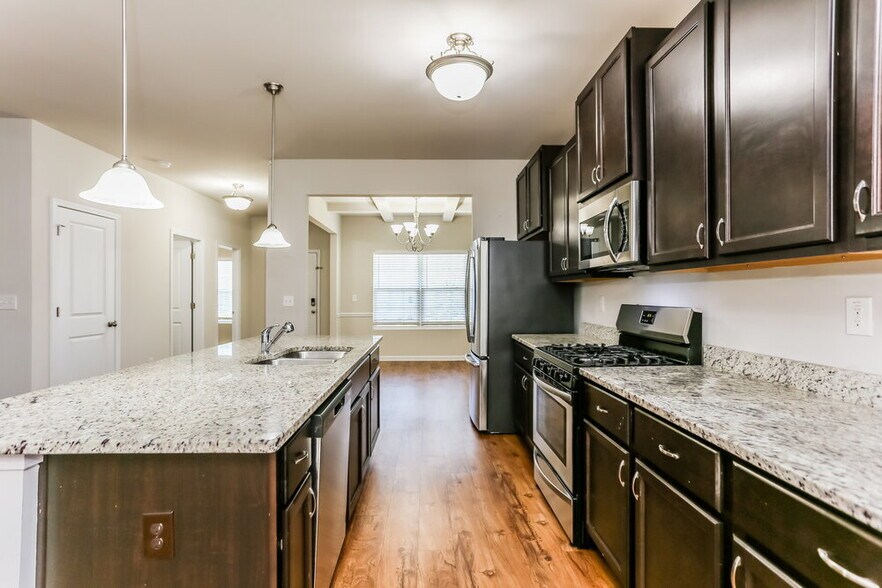 Building Photo - 461 Townsend Bend