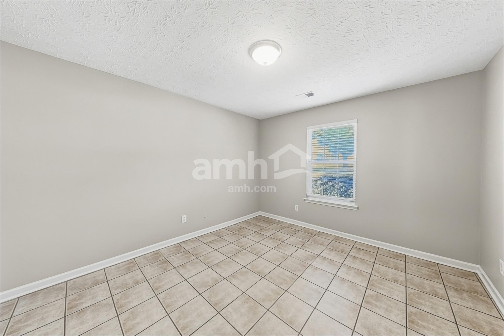 Building Photo - 247 Rockingham Dr