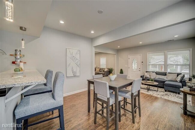 Building Photo - 4 br, 3 bath House - 306 ATWOOD Street SW