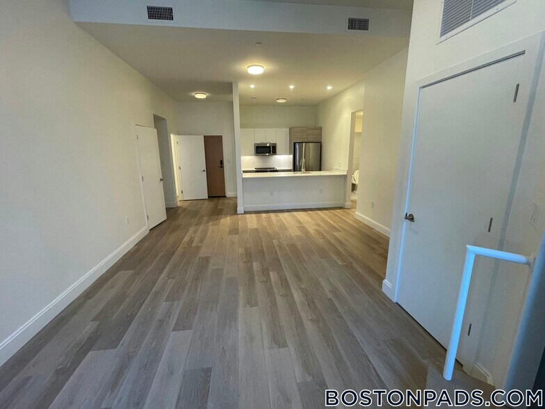 Building Photo - 1079 Commonwealth Ave