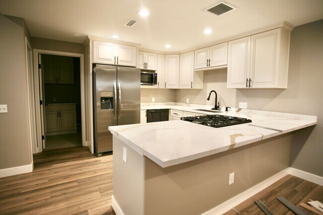 Building Photo - Valle Caballo Ln
