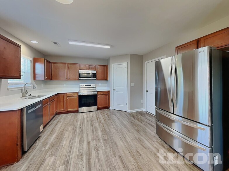 Building Photo - 6602 Maderia Ct