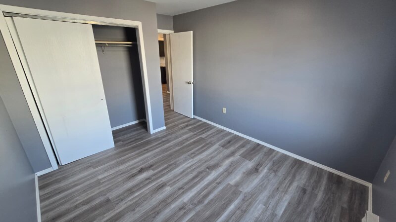 Building Photo - 384 S 6th St