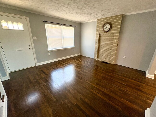 Building Photo - 2 Bedroom Available in Lancaster!