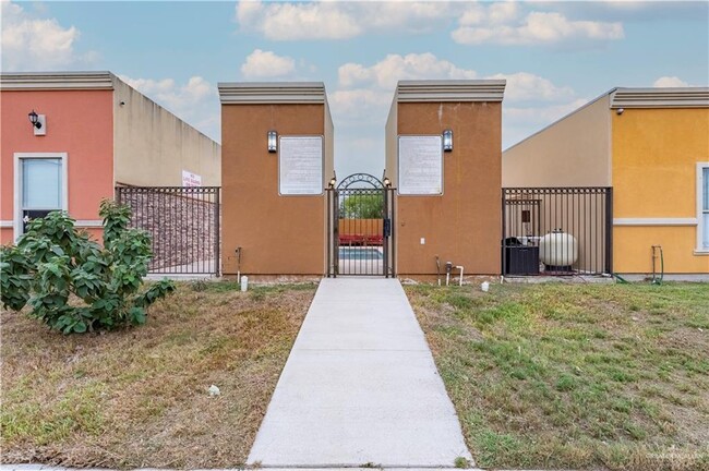 Building Photo - 3036 Regal Dr