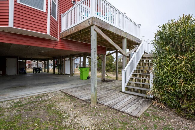Building Photo - So Free @ 219 Coastal Dr