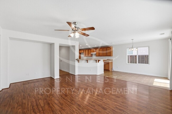 Building Photo - 3 Bedroom 2 Bathroom Plumas Lake, Move in Ready