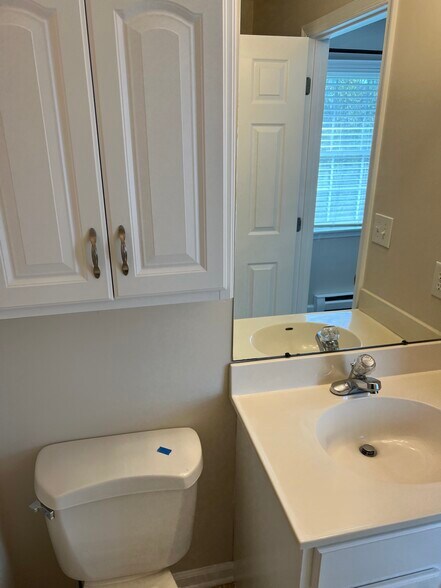 Building Photo - 10121 Saint George Cir