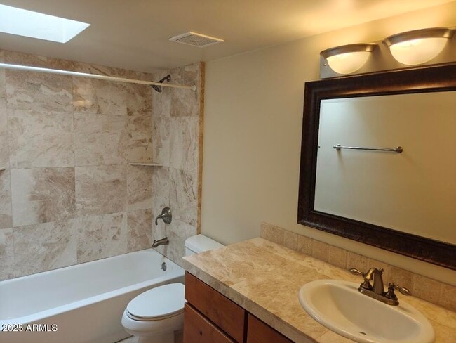 Building Photo - 8428 E Malcomb Dr