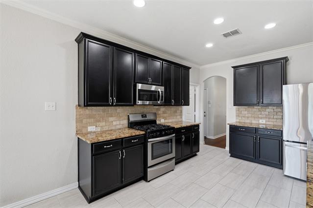 Building Photo - 404 Tarpan Trail