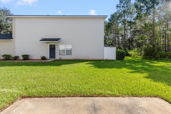 Building Photo - 8618 Ribbon Falls Ln
