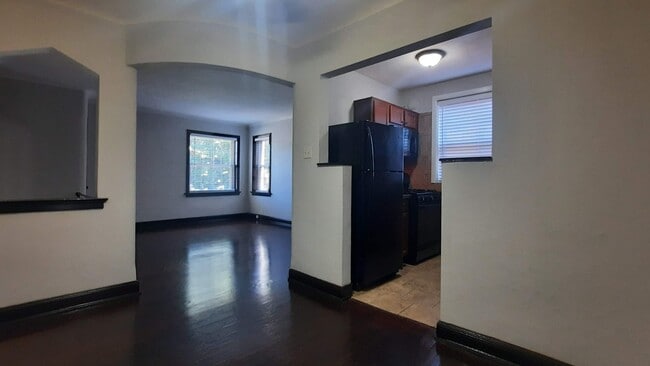 Building Photo - 6362 Sutherland Ave