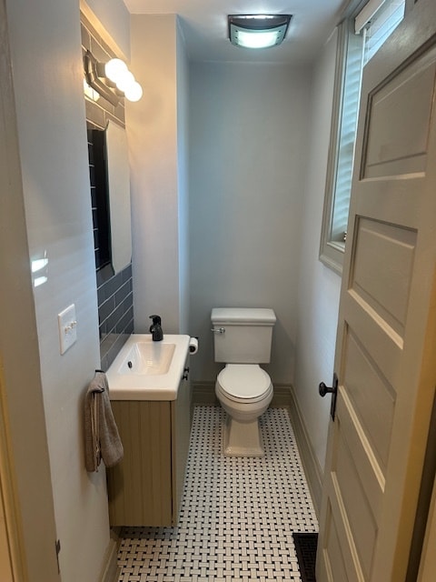 1st floor bathroom - 1295 Kutchins Pl