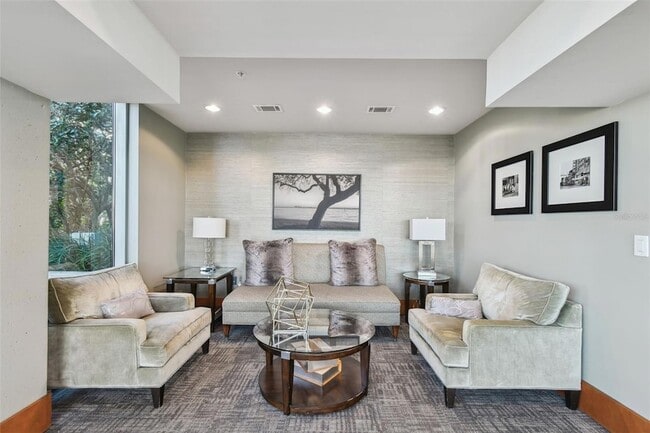 Building Photo - 777 N Ashley Dr