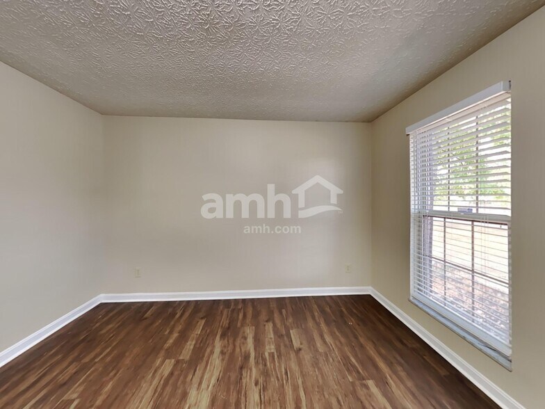 Building Photo - 1293 Cinnamon Dr