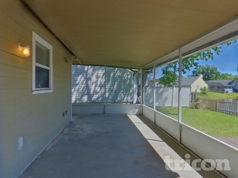 Building Photo - 8115 Mactavish Way E