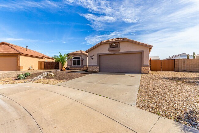 Building Photo - Spacious 3 Bed, 2 Bath Home in Mesa