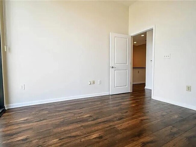 Building Photo - 3040 Peachtree Rd