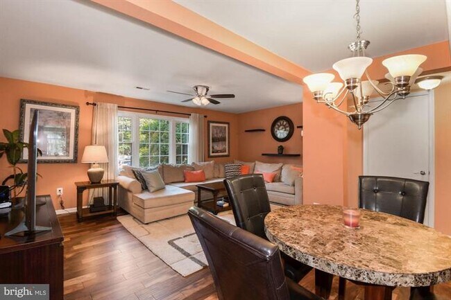 Building Photo - 4916 Van Masdag Ct