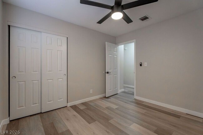 Building Photo - 1735 Navarre Ln
