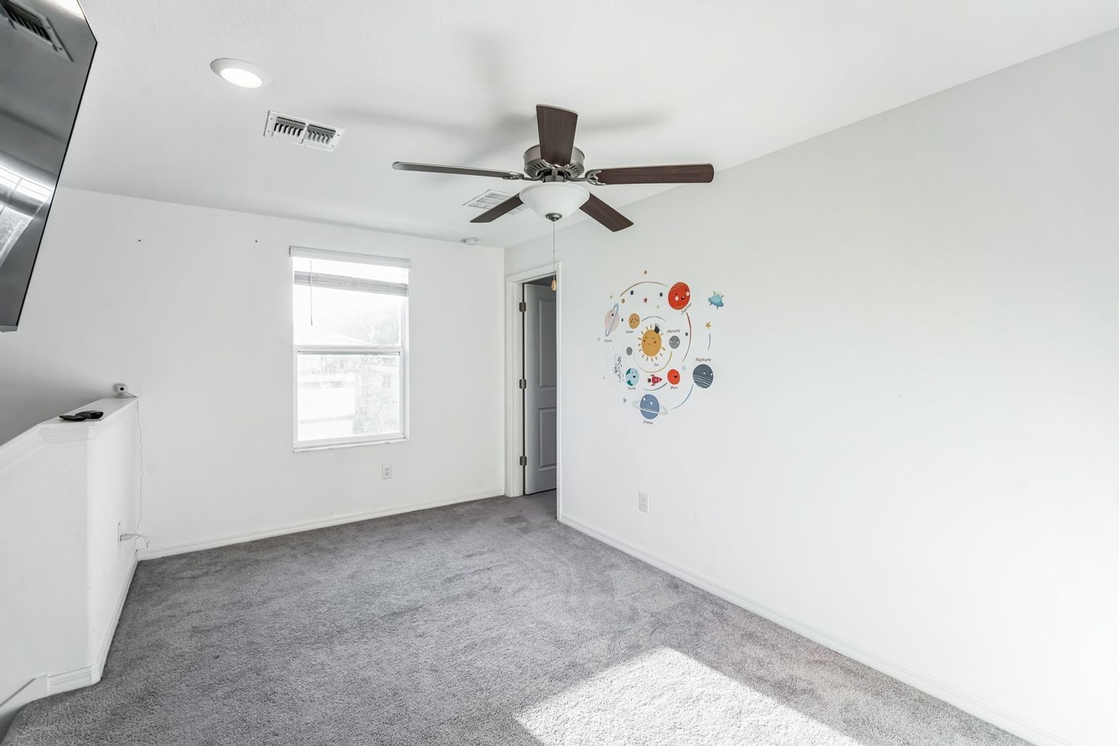 Building Photo - 9923 Jackfruit Ct