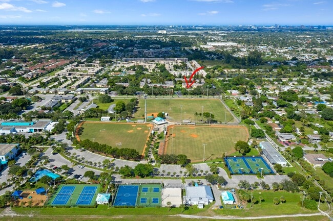 Building Photo - 226 Alemeda Dr