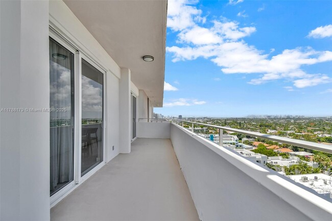 Building Photo - 9225 Collins Ave