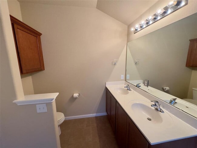 Building Photo - 315 Wildcat Dr