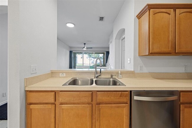 Building Photo - 4121 Key Thatch Dr