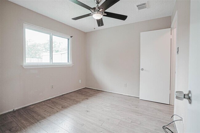 Building Photo - 11103 W Brompton Dr