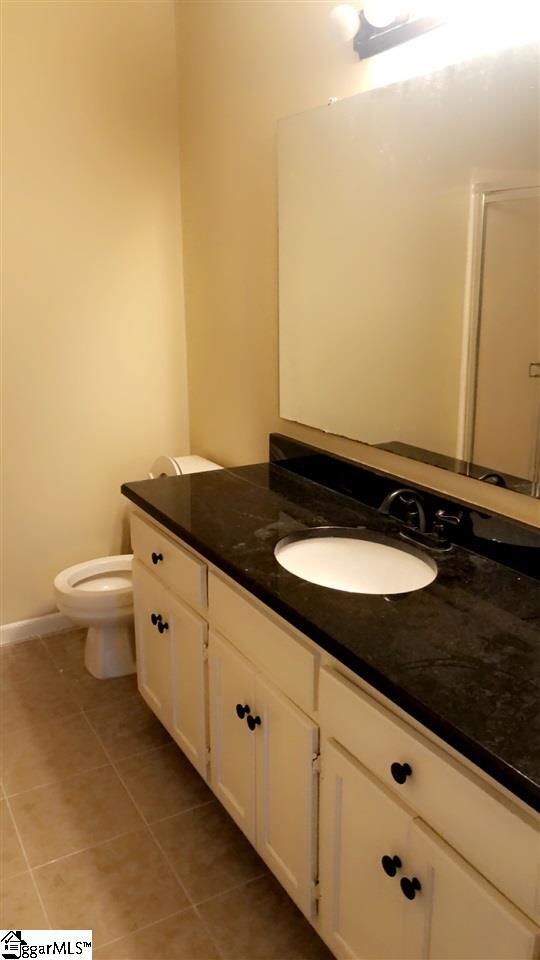 Building Photo - 610 Summer Woods Dr