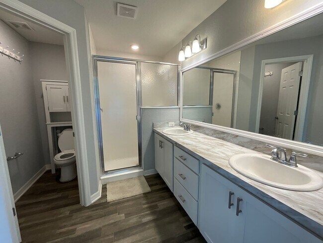 Building Photo - 5547 SE 91st Pl