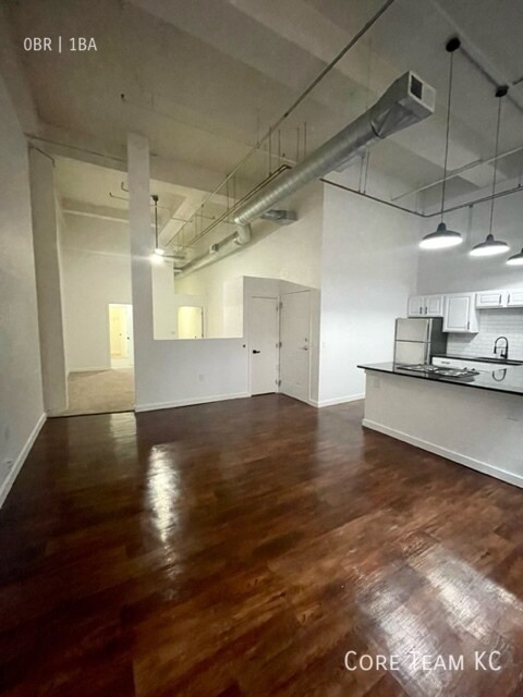 Building Photo - 934 Broadway Blvd