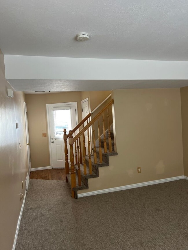 Building Photo - Charming 3BR Townhome in Layton