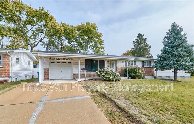 Primary Photo - 803 Holiday Ave