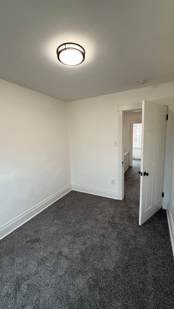 Building Photo - Newly Renovated 3 Bedroom in Arlington- New Kitchen and Bath with HUGE Backyard!!