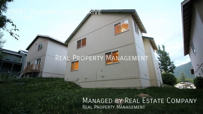 Building Photo - 19887 Highland Ridge Dr