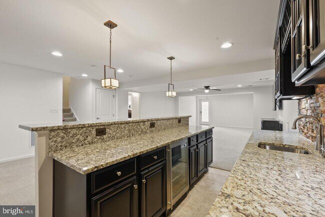 Building Photo - 5 Taylors Hl Wy