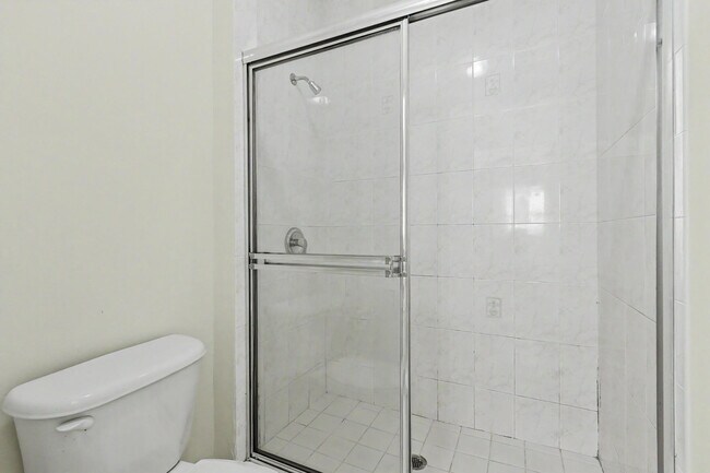 Building Photo - 626 SW 106th Ave