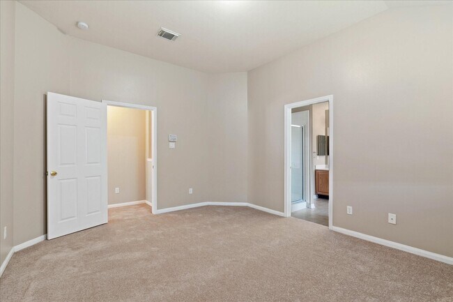 Building Photo - 2614 Maple Pl Ct