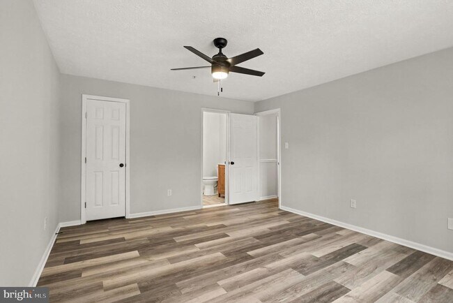 Building Photo - 900 Jessicas Ln