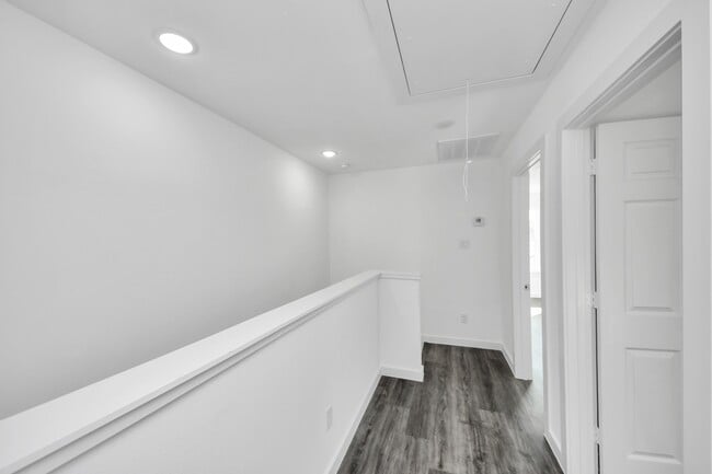 Building Photo - 2310 Wavell St