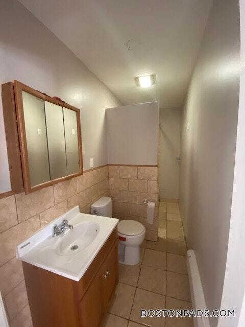 Building Photo - 66 Batchelder St