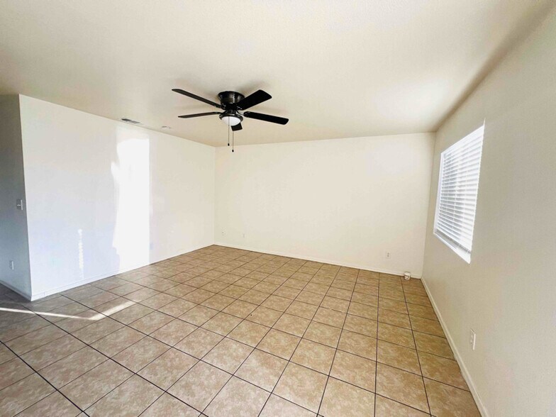 Building Photo - 3150 Arapaho Dr