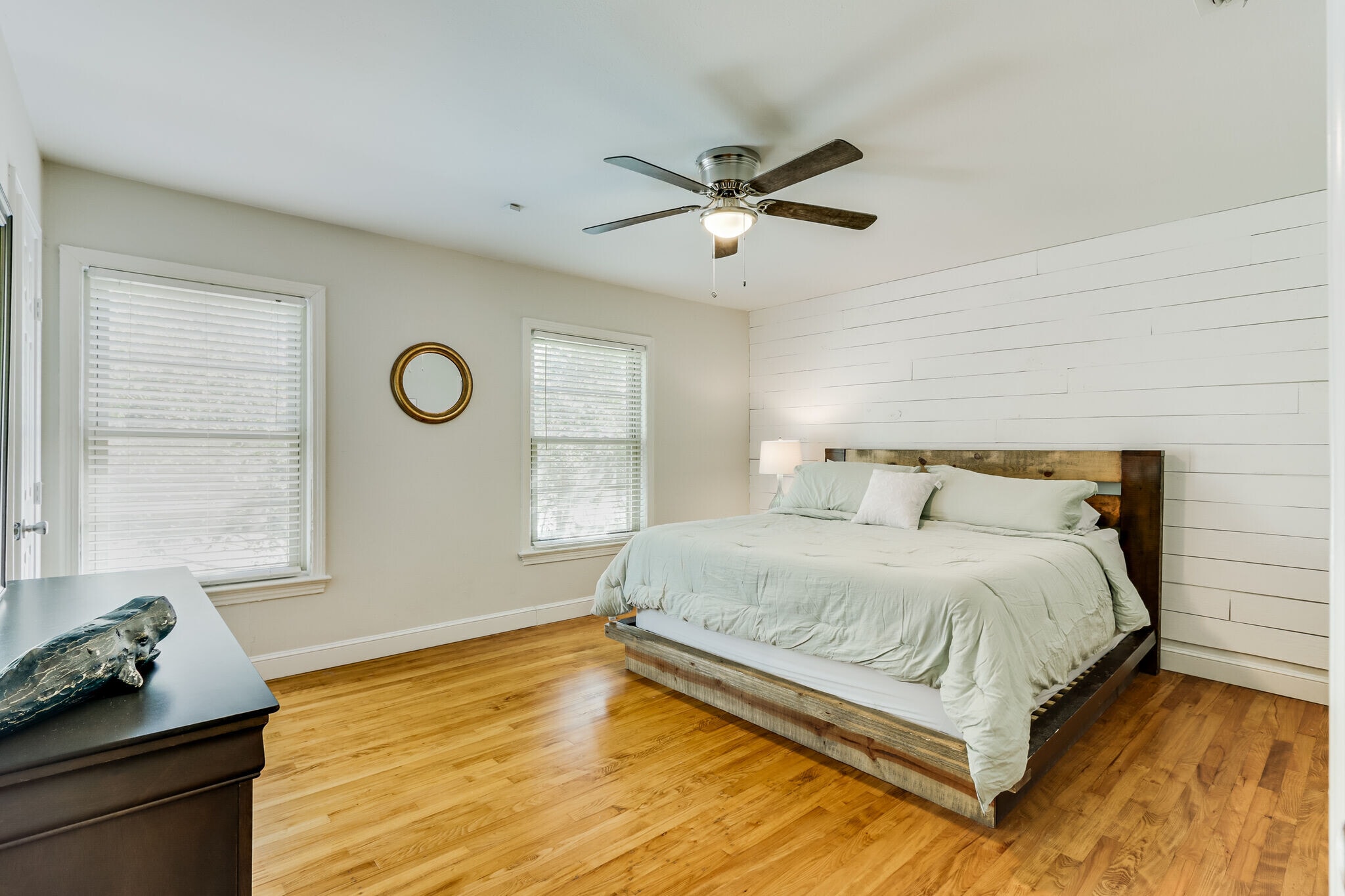 Building Photo - 6345 Bordeaux Ave